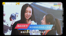 首映礼200座剧场满座，海外观众自发鼓掌，还有华人观众因动人的剧情泪洒现场。